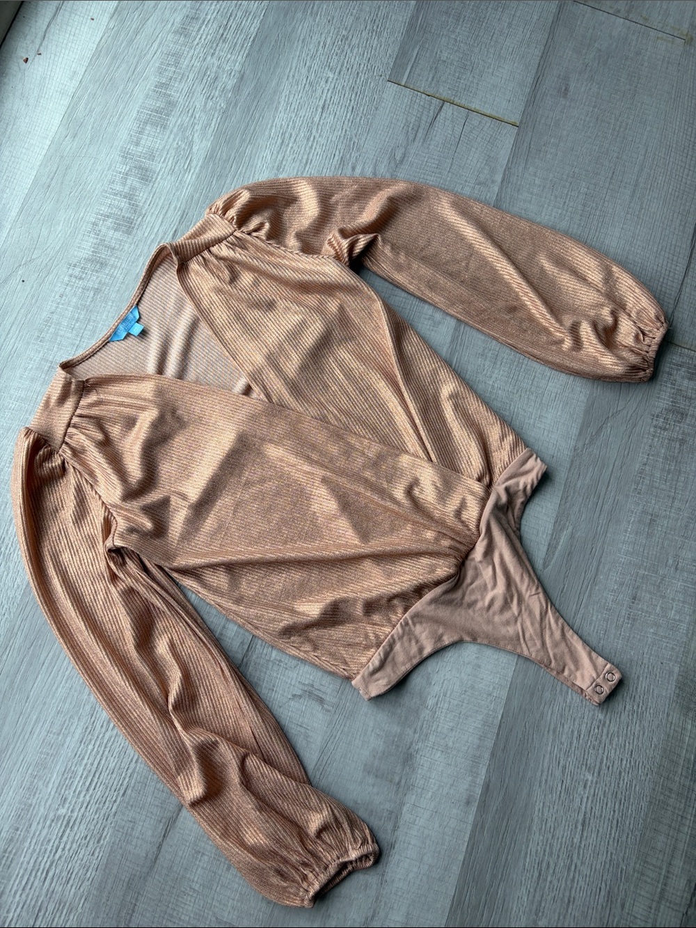 Draper James RSVP Gold Metallic Long-Sleeve Bodysuit, Size XS.